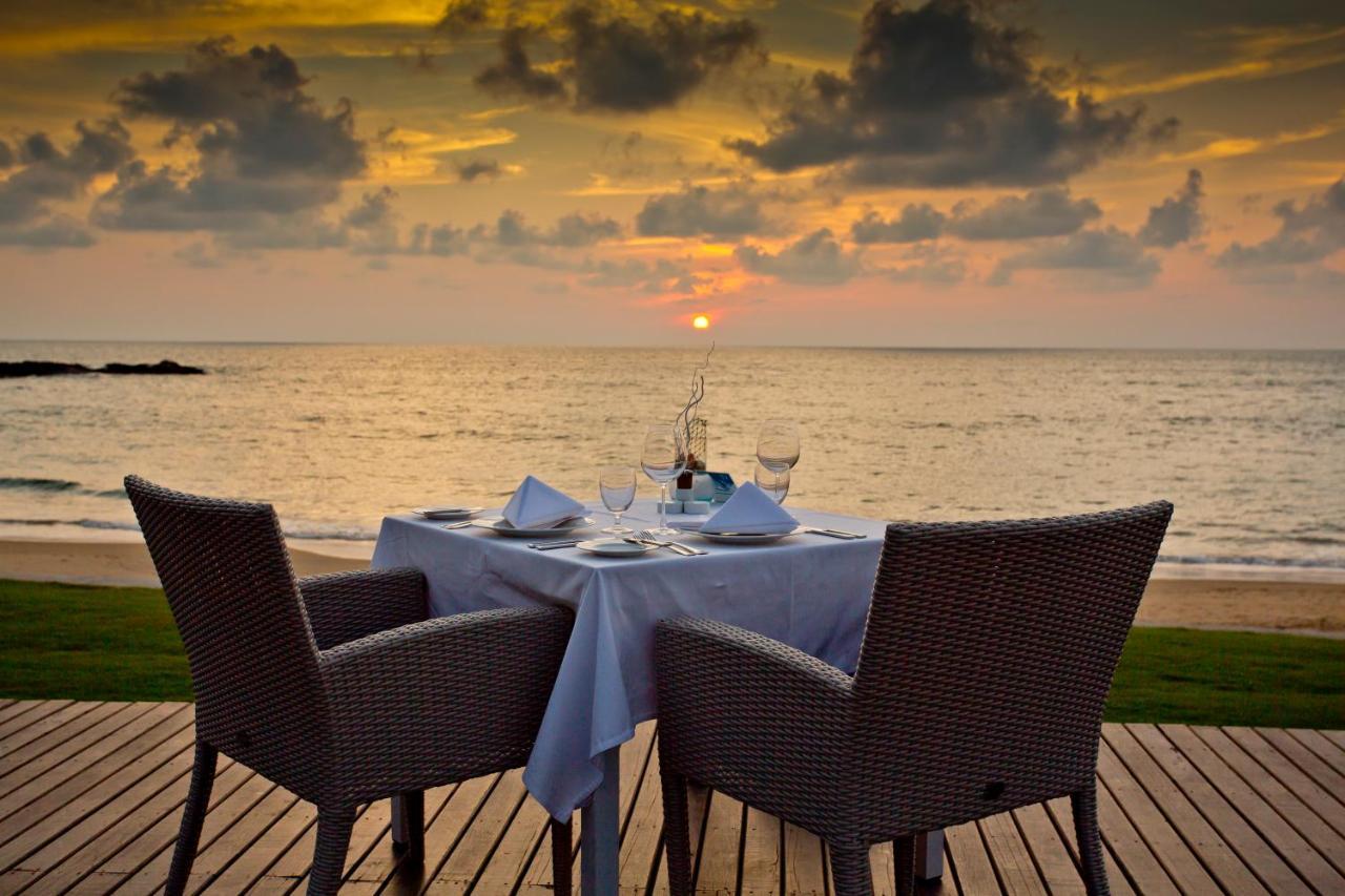 The Sands Khao Lak By Katathani - Sha Extra Plus Exterior foto Sunset at the beach