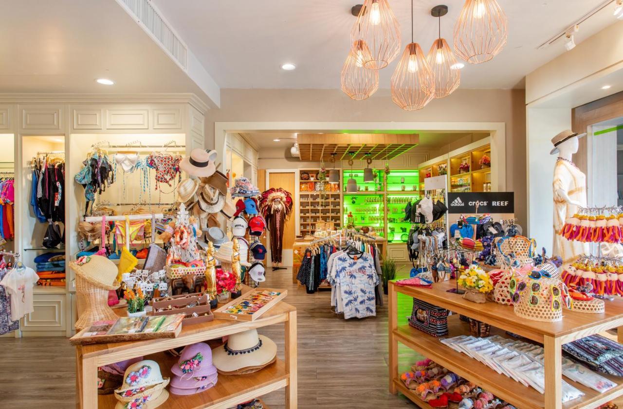 The Sands Khao Lak By Katathani - Sha Extra Plus Exterior foto The interior of the gift shop at the National Museum of Natural History
